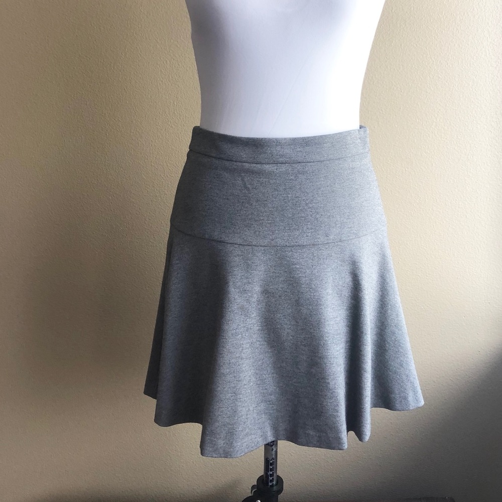 Banana Republic gray knit skirt